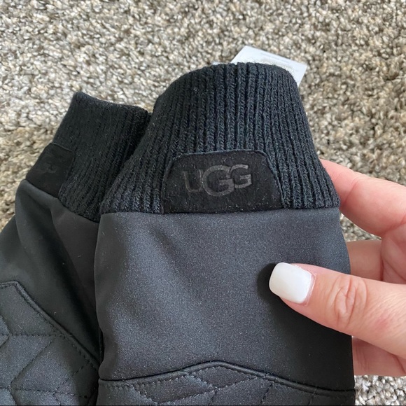 NWT Ugg Men’s Quilted Nylon Gloves - Picture 4 of 7